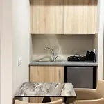 Acropolis Aparthotel 3*