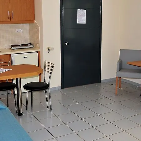 Acropolis Aparthotel 3*