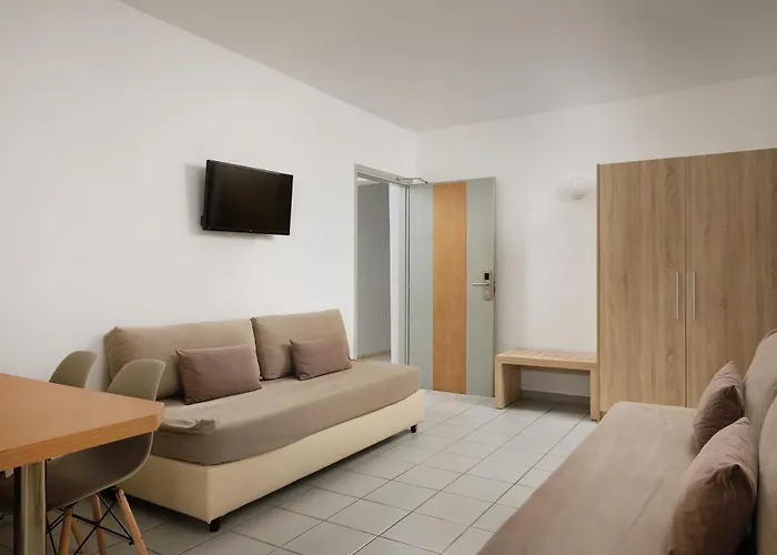 Hotel apartamentowy Acropolis 3*