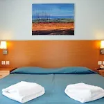 Acropolis Aparthotel 3*