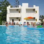 Acropolis Lägenhetshotell 3*