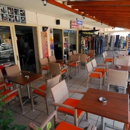 アクロポリス アパートホテル