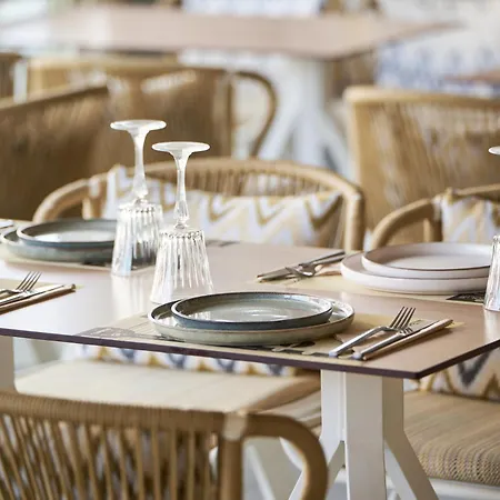 Acropolis Hotel apartamentowy 3*