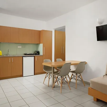 Hotel apartamentowy Acropolis 3*