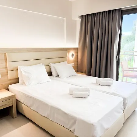 アパートホテル アクロポリス 3*