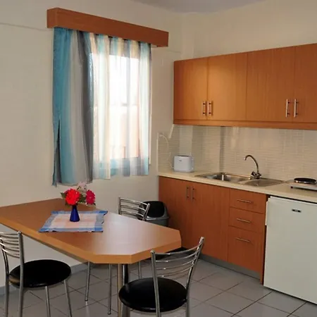Acropolis Hotel apartamentowy Hersonissos (Crete)