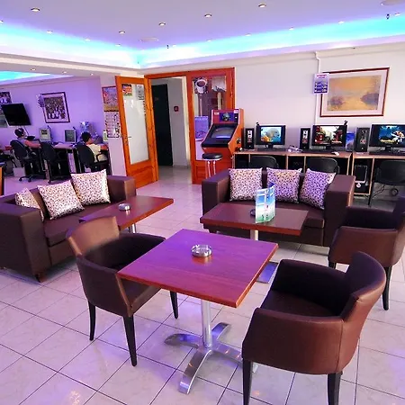 Acropolis Aparthotel