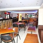 Acropolis Aparthotel 3*