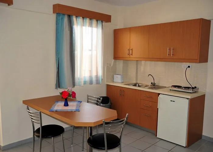 Acropolis Aparthotel Hersonissos (Crete)