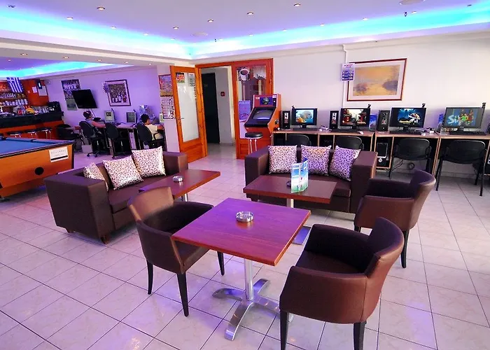 Acropolis Aparthotel