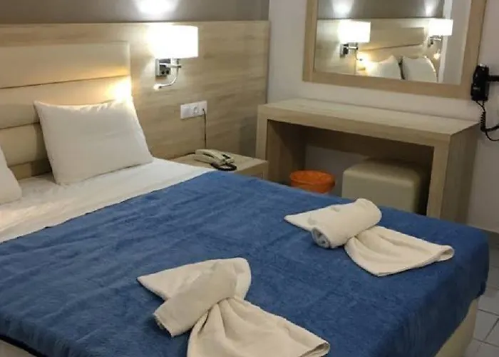 Acropolis Aparthotel 3*